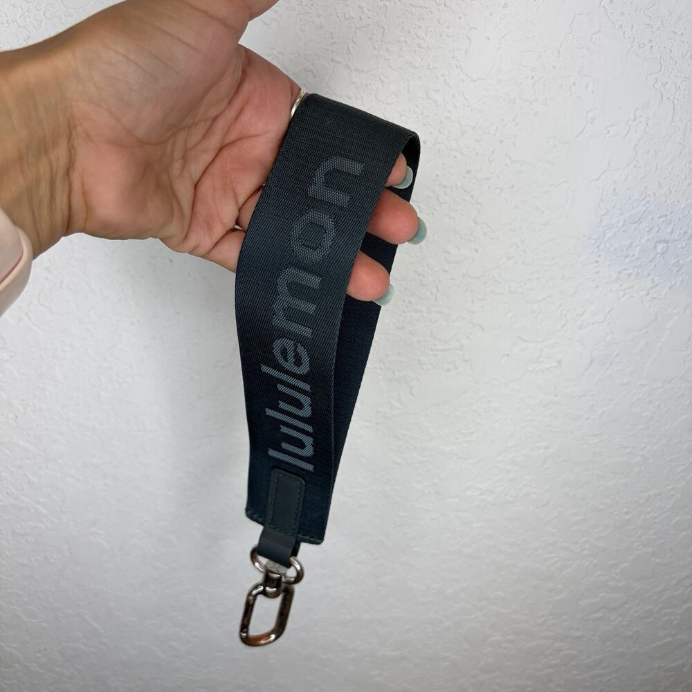 Lululemon Green Wristlet Keychain Holder, Practical, Everyday, organizer